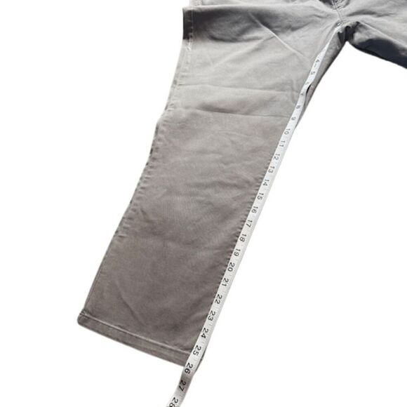 UNTUCKit Men's Flat Front Stretch Straight Fit Cropped Pants Gray Size 40W x 26 - Picture 4 of 5